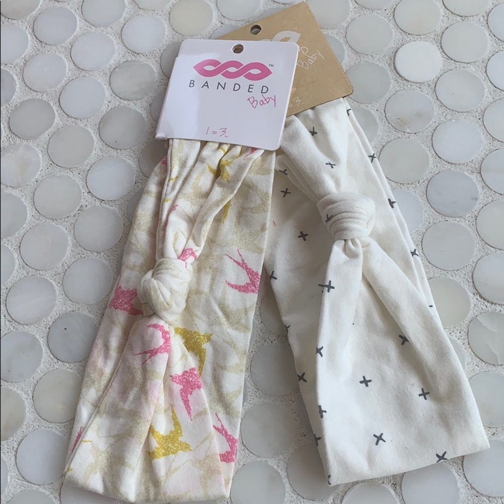 NWT 2 banded baby knot headbands